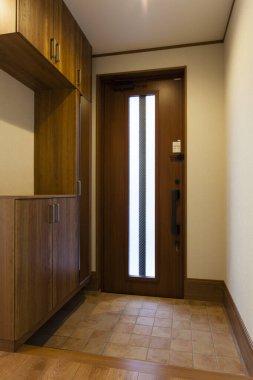 Modern bir daire, ahşap bir ev.