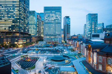 Tokyo İstasyonu, Japonya 'nın en büyük tren istasyonu ve en işlek istasyonu olan 1914 yılında açıldı.