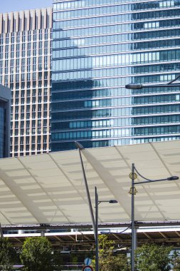 Şehirdeki modern binalar. Tokyo, Japonya