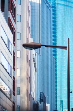 Şehirdeki modern binalar