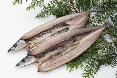 Pişmeye hazır taze çiğ balık.