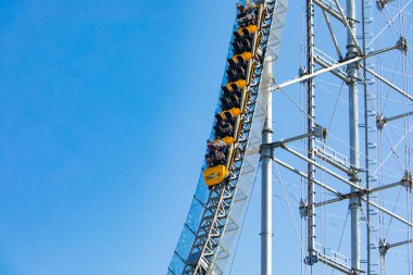 Tokyo, Japonya 'da Thunder Dolphin roller coaster