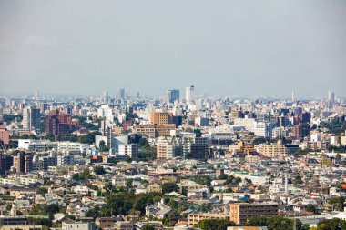 Tokyo şehir manzarası yukarıdan görünüyor. Japonya