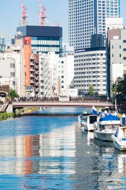 Şehirdeki modern binalar. Tokyo, Japonya