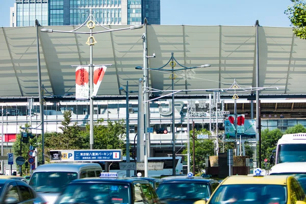 Tokyo 'da işlek bir cadde. Japonya 