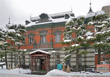 Kış günü, Japonya 'daki eski Japon binası.