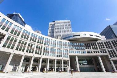 Tokyo, Japonya 'da binaları olan modern şehir manzarası