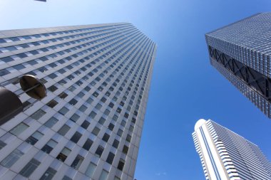 Tokyo, Japonya 'da binaları olan modern şehir manzarası