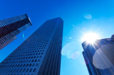 Tokyo, Japonya 'da binaları olan modern şehir manzarası