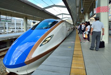 Japonya 'da hızlı Shinkansen Mermi Treni.
