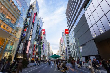 Alışveriş bölgesi Ginza Pedestrian Paradise, Japonya, Tokyo, Chuo City, Ginza
