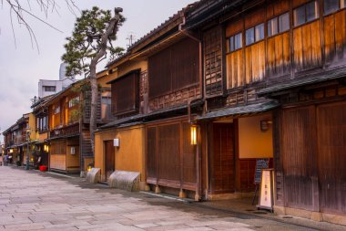 Japonya 'nın antik başkenti Kanazawa Higashi Chaya' nın manzarası