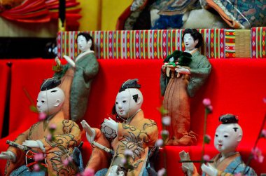 Hinamatsuri görünümü için Japon bebekleri