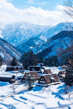 Shirakawago köyü - Japonya 'da kış manzarası. unesco Dünya Mirası
