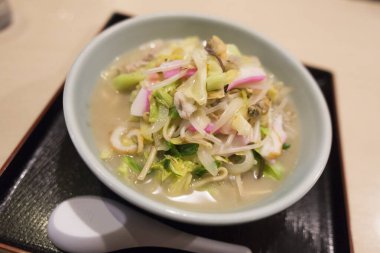 Erişte çorbası, Asya mutfağı.
