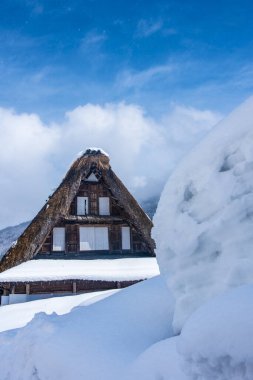 Shirakawago köyü - Japonya 'da kış manzarası. unesco Dünya Mirası