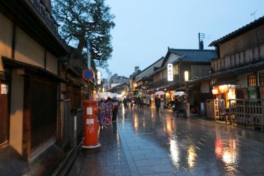 Kyoto, Japonya 'nın ünlü caddesi. 