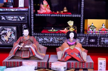 Hinamatsuri görünümü için Japon bebekleri