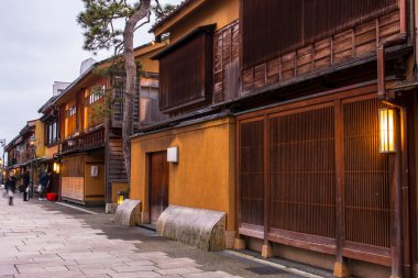 Japonya 'nın antik başkenti Kanazawa Higashi Chaya' nın manzarası