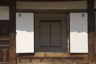 Japonya 'daki eski Japon geleneksel evi.