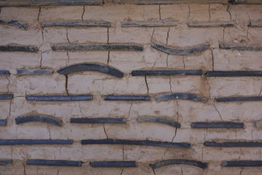 tuğla duvar çatlakları ile