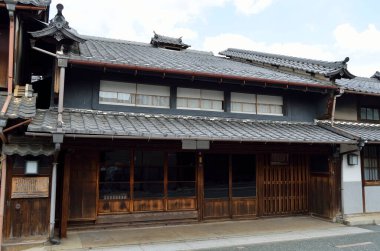 Tapınak manzarası, geleneksel Japon mimarisi.