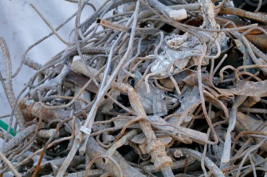 Çöp ve hurda metal atıkları, kapatın.