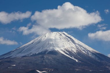 Fuji Dağı 'nın Japonya' daki kış dönemi manzarası