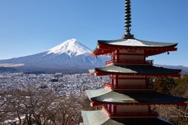 Fuji-san ve Chureito Pagoda Sakura, Yamanashi, Japonya 'da.