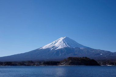 Mt. Fuji ve Kawaguchiko Gölü Japonya.