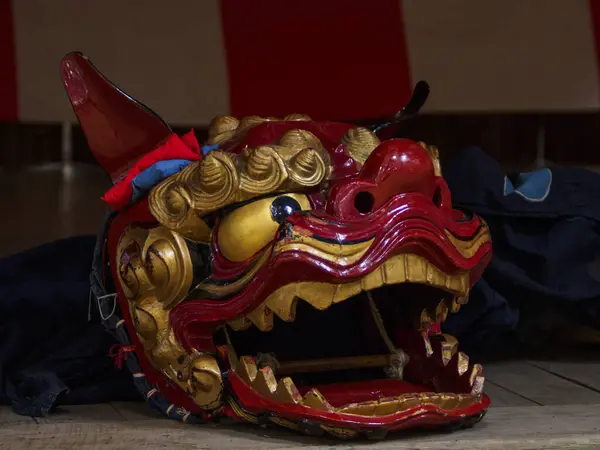 Κόκκινη Μάσκα Του Δράκου Ασιατική Κουλτούρα Παραδοσιακό Σύμβολο — Φωτογραφία Αρχείου