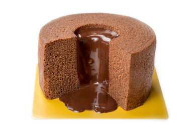 Lezzetli çikolatalı pasta masada. 