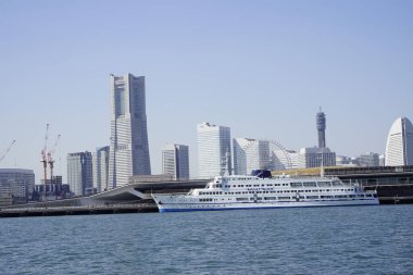 Cosmo Clock 21 dönme dolap ve Minato Mirai 21 Marina (21, Minato Mirai Nijichi), kısaca Minato Mirai, Japonya 'nın Yokohama şehrinin merkezi ticaret bölgesi.