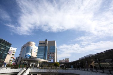 Tokyo, Japonya - 27 Kasım 2018: Japonya 'daki şehir caddesi manzarası 