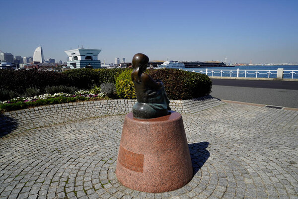 вид на знаменитый исторический памятник в городе 