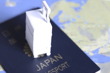 Japonya pasaportu ve bagajı. Japonya 'ya seyahat