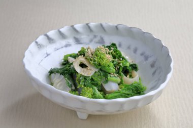 Japon yemeği Nanohana ve Susam Giyimi, diğer adıyla Goma-ae