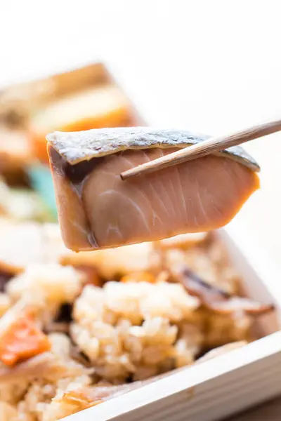 美味しいアジア料理を眺めることができます 魚介類 魚介類を使った米 — ストック写真