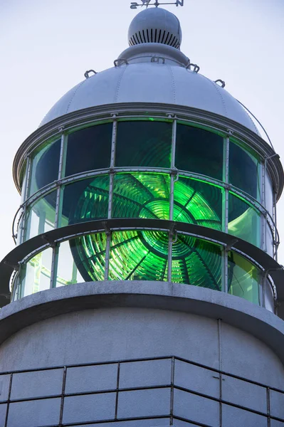 バックグラウンドの昼間の美しい灯台 — ストック写真