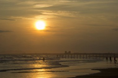 güzel gün batımı arkaplan görüntüsü 