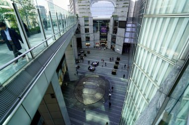 Caretta Shiodome, Japonya 'nın Shiodome bölgesinde bulunan önemli bir ticari tesis.