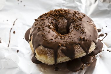 çörek çikolata sır ile