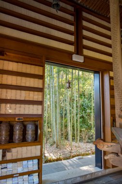 Kutsal kitap ambarı Kamakura 'daki Hasedera Tapınağı' nda. 