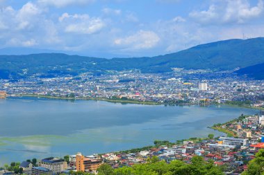 Kiso Dağları 'ndaki Suwa Gölü manzaralı Nagano Bölgesi, Japonya