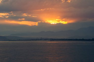 güzel gün batımı arkaplan görüntüsü 