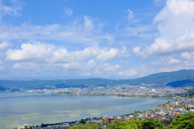 Kiso Dağları 'ndaki Suwa Gölü manzaralı Nagano Bölgesi, Japonya