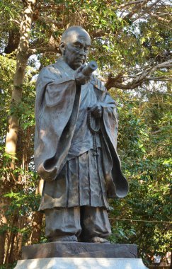 Şehirdeki ünlü tarihi anıtın manzarası 