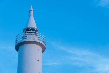 Sahildeki deniz feneri