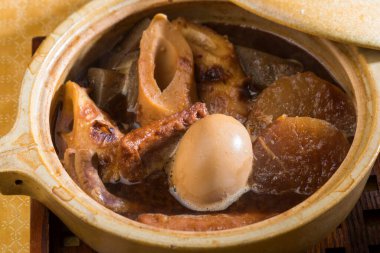 Oden nabe güveç, Japon geleneksel yemekleri. 