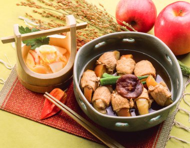 Lezzetli Asya yemeklerinin mutfak fotoğrafı.